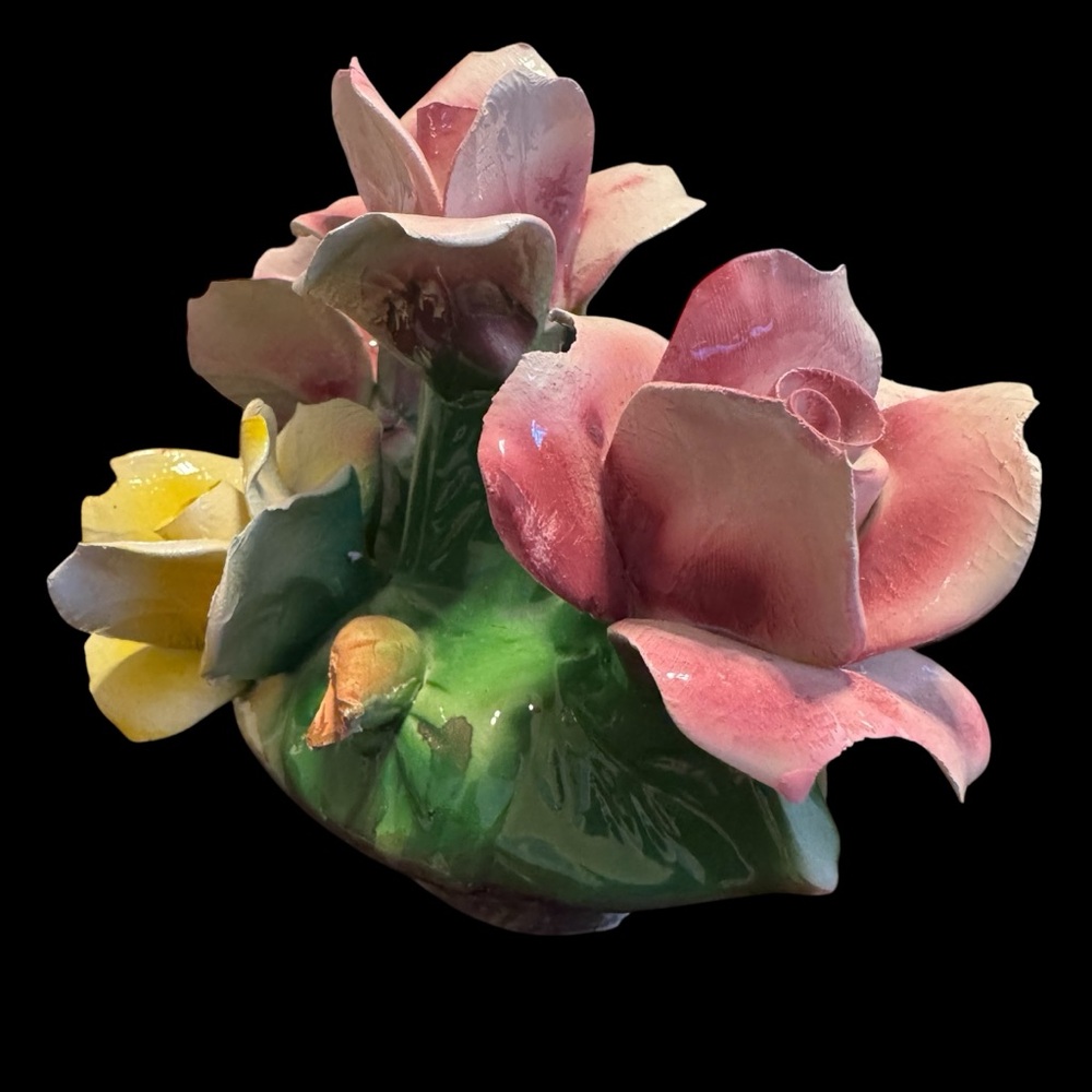 Vintage Capodimonte Italy Porcelain Flower Bouquet in Basket - Picture 2 of 14